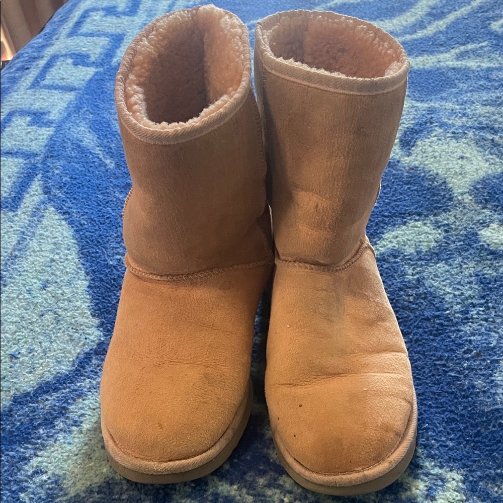 Light pink Uggs Shearling-Lined Boots